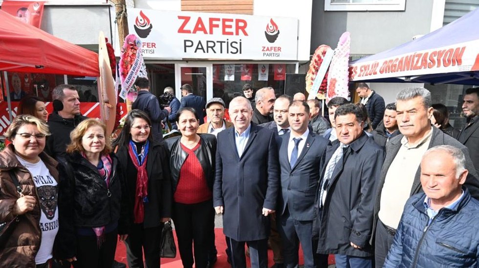 &Uuml;mit &Ouml;zdağ: H&Uuml;DA PAR&rsquo;ın HDP&rsquo;den farkı ne?