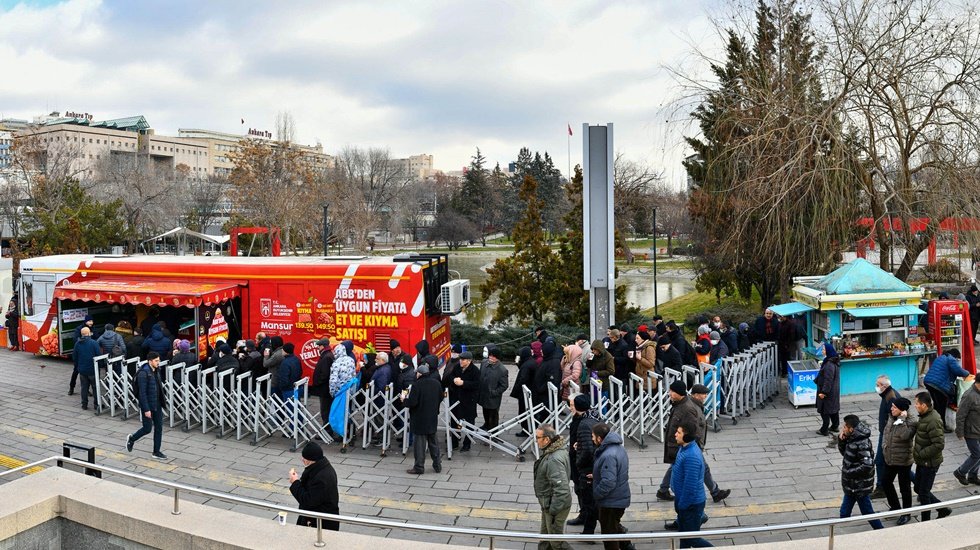 ABB&rsquo;nin piyasadan daha ucuz et satışına yoğun ilgi&hellip;