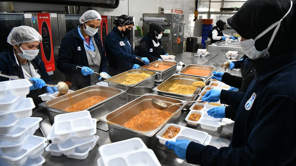 ABB&rsquo;nin &ldquo;Yemek Ver&rdquo; kampanyasına Başkentlilerden destek yağıyor