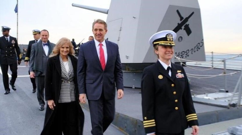 ABD B&uuml;y&uuml;kel&ccedil;isi Dolmabah&ccedil;e'ye demirleyen ABD savaş gemisi USS Nitze'yi ziyaret etti...
