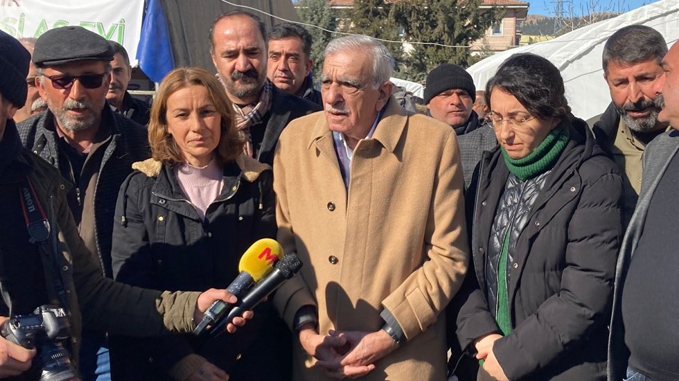Ahmet T&uuml;rk: İktidarın yarattığı felaket depremin yarattığından daha b&uuml;y&uuml;kt&uuml;r
