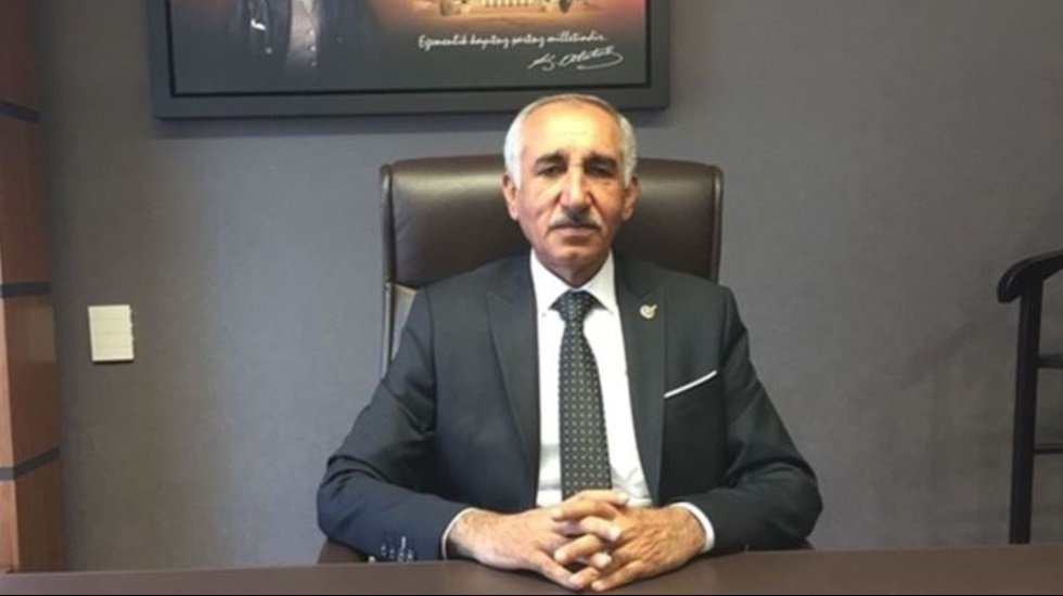 AKP'li milletvekili ve ailesi de enkaz altında