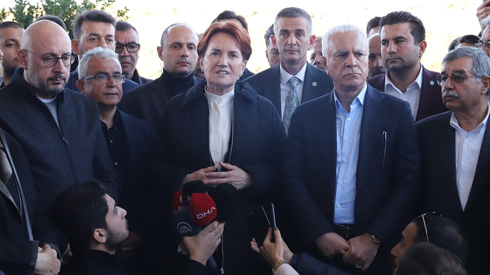 Akşener&rsquo;den deprem isyanı: &ldquo;Bir kişi de istifa etmez mi kardeşim&rdquo;