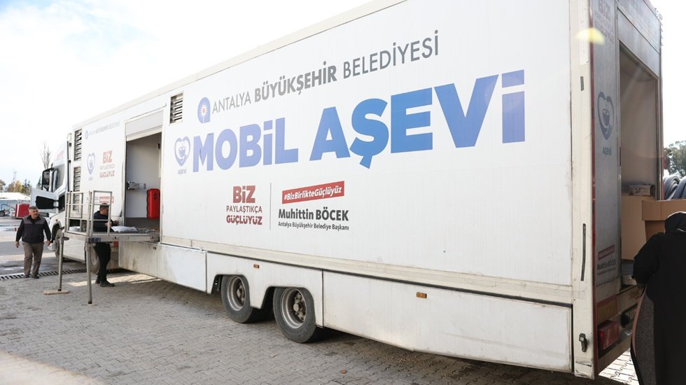 Antalya B&uuml;y&uuml;kşehir Belediyesi afet b&ouml;lgesinde