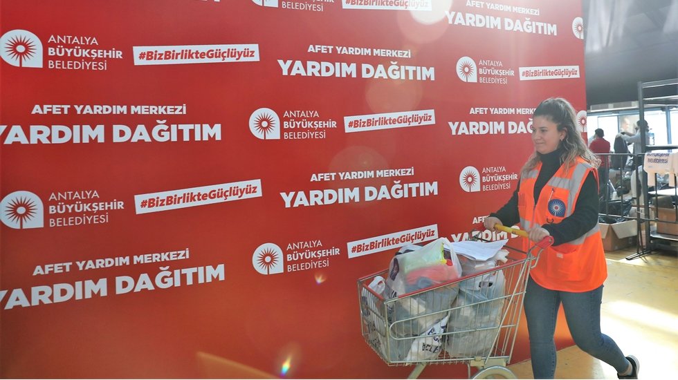 Antalya B&uuml;y&uuml;kşehir&rsquo;den 13 bin 574 depremzede aileye yardım