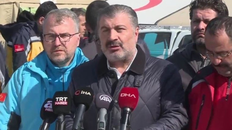 Bakan Fahrettin Koca deprem b&ouml;lgesinde g&ouml;r&uuml;len hastalıkları a&ccedil;ıkladı&hellip;