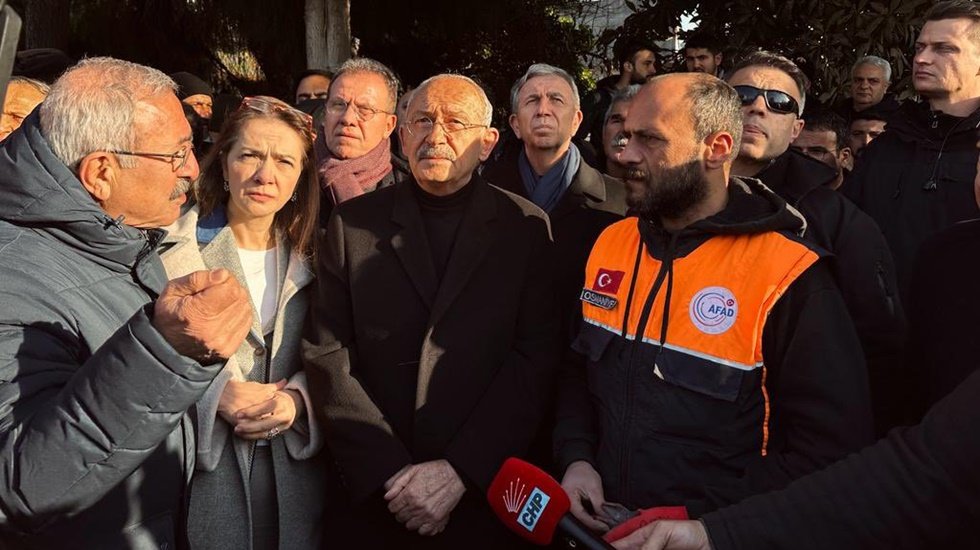 &lsquo;Cenazeleri bulduğuma sevindim &rsquo; diyerek g&ouml;zyaşı d&ouml;ken depremzedeler var&hellip;