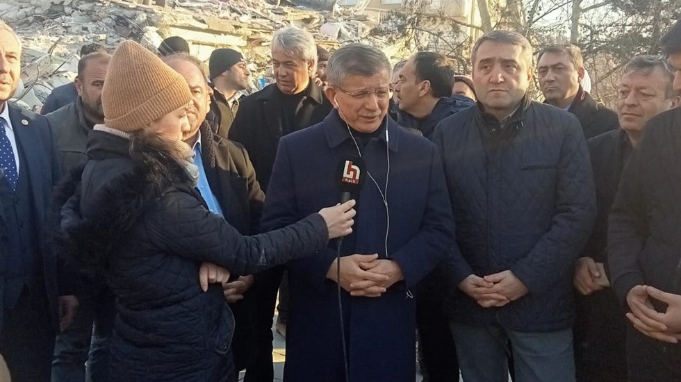 Davutoğlu: &Ccedil;arkın i&ccedil;indeki herkes hesap verecek