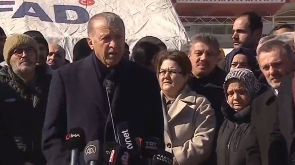 Erdoğan a&ccedil;ıkladı: Can kaybı 8 bin 574'e y&uuml;kseldi