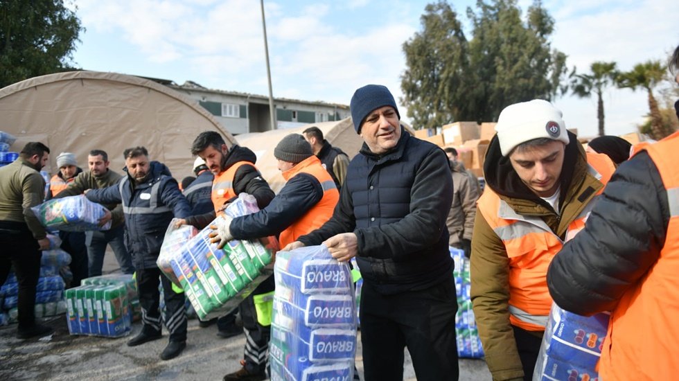 Deprem b&ouml;lgesinde su ve tuvalet sıkıntısı had safhada