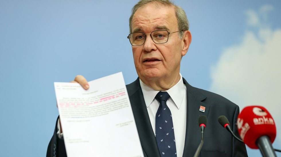 Faik &Ouml;ztrak: &ldquo;Hadi oradan. Artık &ccedil;ek git Erdoğan&rdquo;