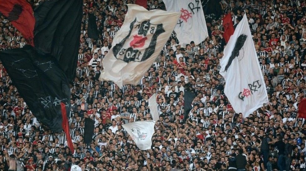 Beşiktaş'ta taraftar isyanda! Y&ouml;netim istifa edecek mi?
