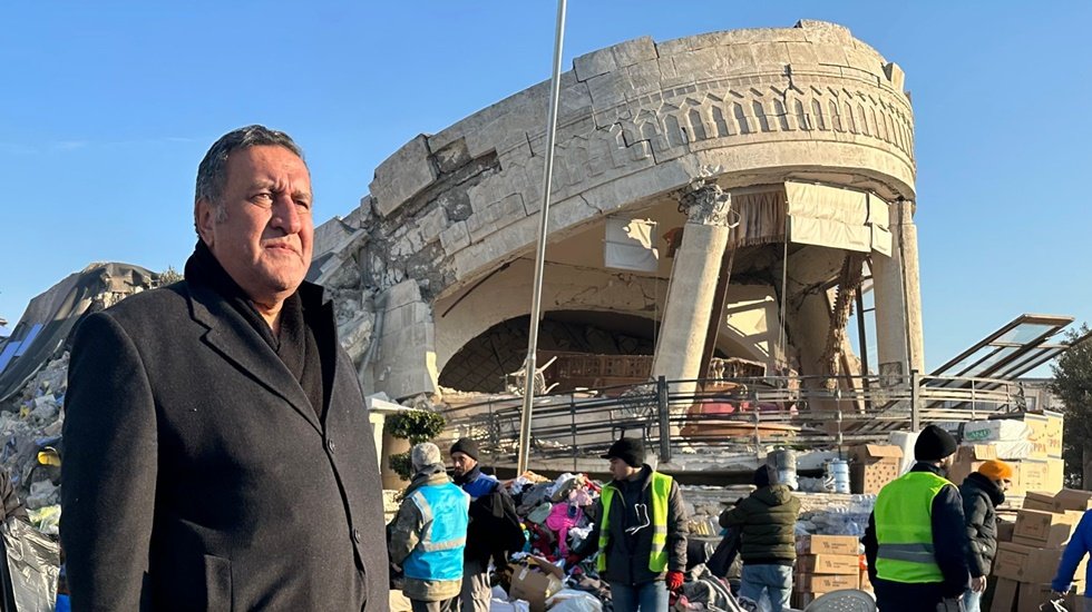 G&uuml;rer: &ldquo;AKP'nin &ouml;ng&ouml;r&uuml; yetersizliği nedeniyle on&nbsp;binlerce yurttaş enkaz altında kaldı"