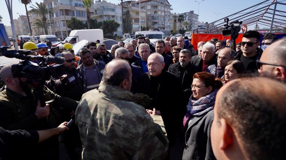 Halkımız perişan, dışarda kalıyor. Odunumuz yok, sobamız yok. Perişan haldeyiz.