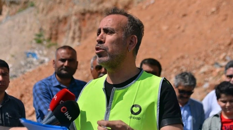 Haluk Levent'ten Adana depremi paylaşım!