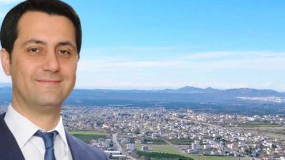 Hatay'da yıkılmayan tek il&ccedil;e Erzin Belediye Başkanı tek tek anlattı: "Ka&ccedil;ak yapıya m&uuml;saade etmedim"