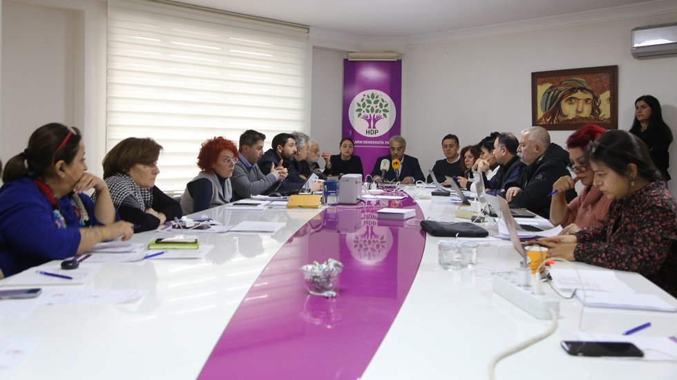 HDP: &ldquo;&Ouml;n&uuml;m&uuml;zdeki d&ouml;nemde T&uuml;rkiye&rsquo;nin demokratikleşmesinin &ouml;nc&uuml;l&uuml;ğ&uuml;n&uuml; daha fazla &uuml;stleneceğiz&rdquo;
