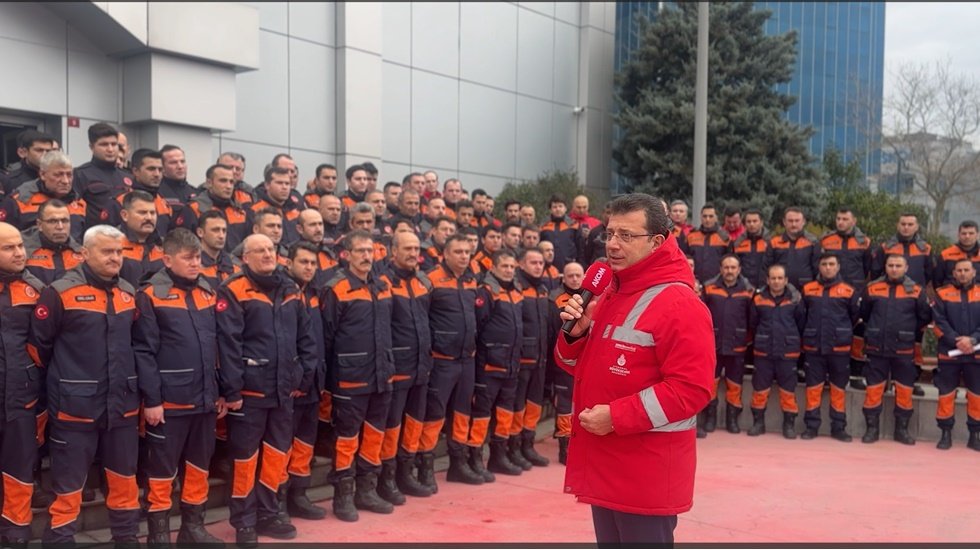 İBB'nin 187 kişilik destek ekibi yola &ccedil;ıktı
