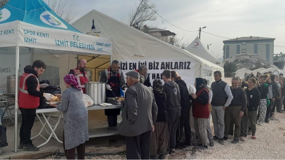 İzmit Belediyesi ikinci aşevini Kahramanmaraş Pazarcık&rsquo;ta kurdu