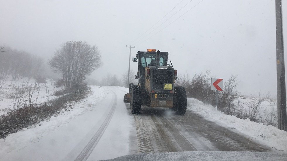 İzmit Belediyesi&rsquo;nden 7/24 kar mesaisi