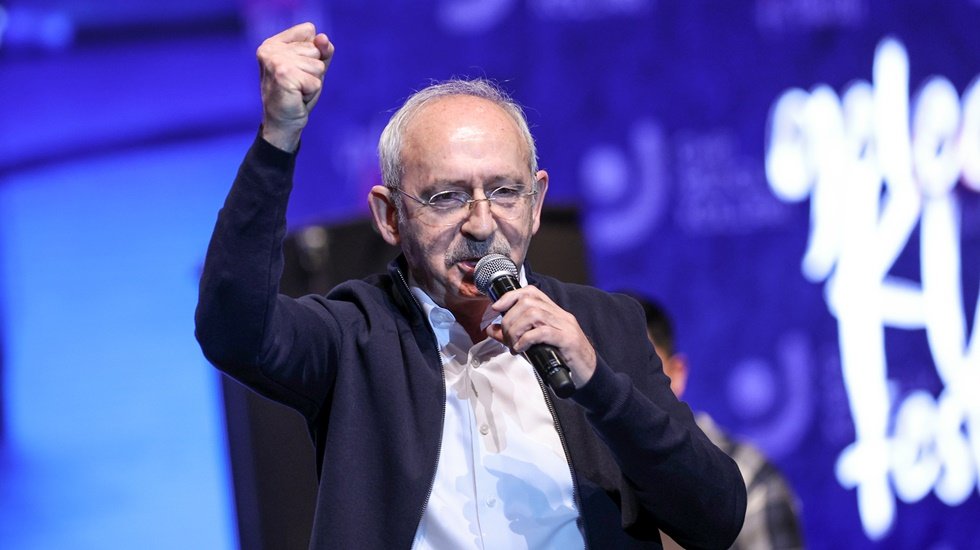 Sosyal medyada Kılı&ccedil;daroğlu'na &ccedil;ağrı: YSK &ouml;n&uuml;ne git!