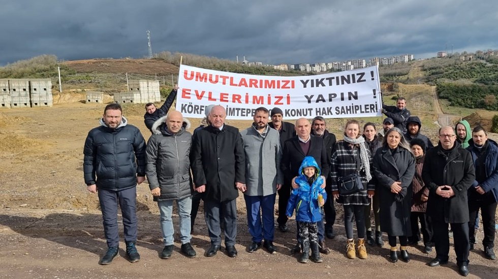 M&uuml;teahhit işi bırakıp, ka&ccedil;ıp gitmiş. Vatandaşlar hakkını arıyor, TOKİ&rsquo;den ses &ccedil;ıkmıyor&hellip;