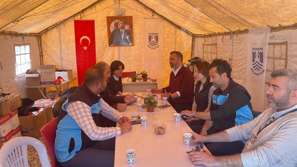 Sağlık hizmeti almaya giden depremzedeler sağlıksız binalarla karşılaştı