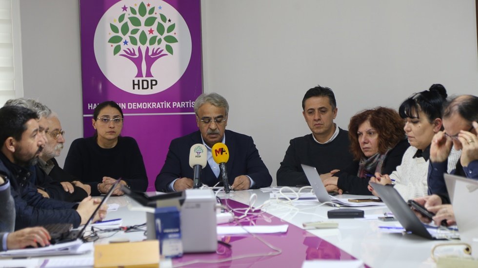 Sancar:&nbsp;"G&uuml;n dayanışma g&uuml;n&uuml;d&uuml;r. Halkımızın yaşadığı acıyı y&uuml;reğimizde hissediyoruz"