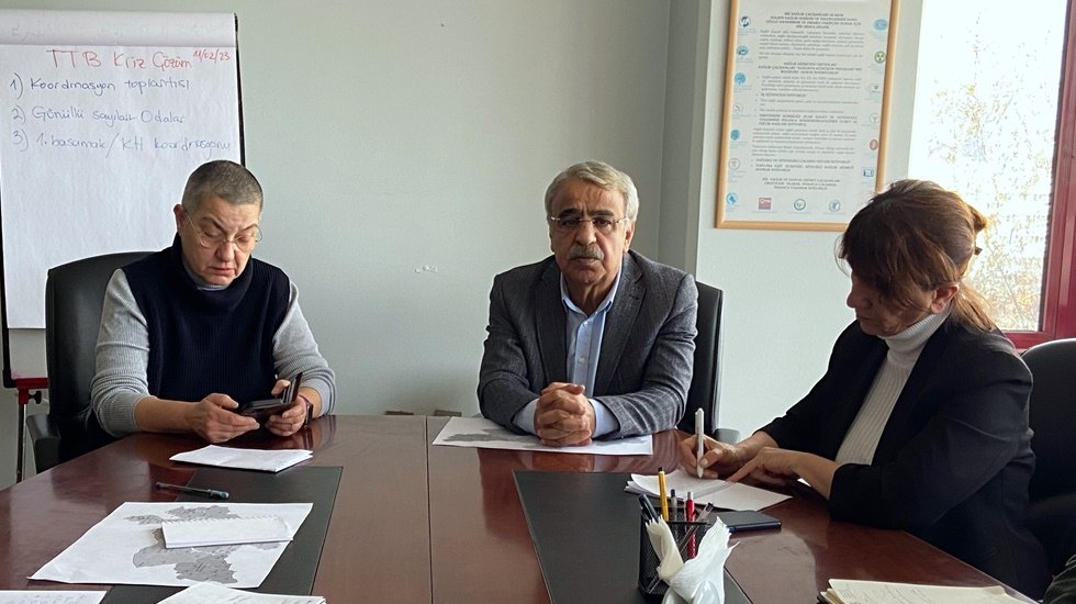 Sancar: "Merkeziyet&ccedil;ilik ve hantal işleyiş kayıpları artırıyor; hizmetler yerelden &ouml;rg&uuml;tlenmelidir"