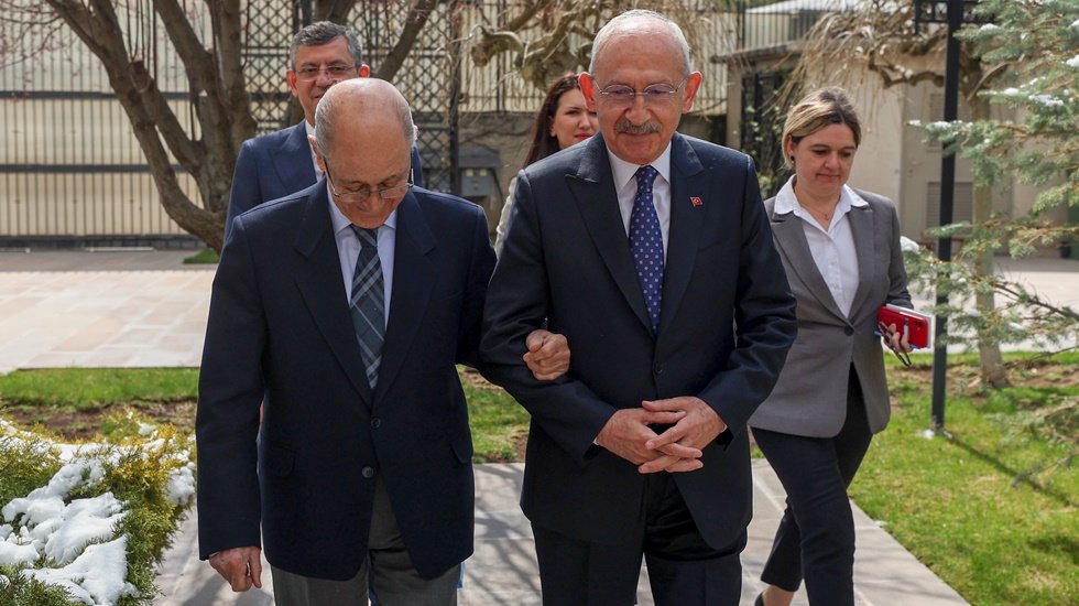 10. Cumhurbaşkanı Sezer'den 13. Cumhurbaşkanı adayı Kılı&ccedil;daroğlu'na destek...