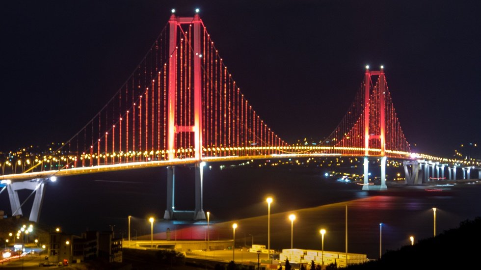 Türkiye’nin en önemli simgeleri 2 Nisan’da kırmızı renge bürünecek!