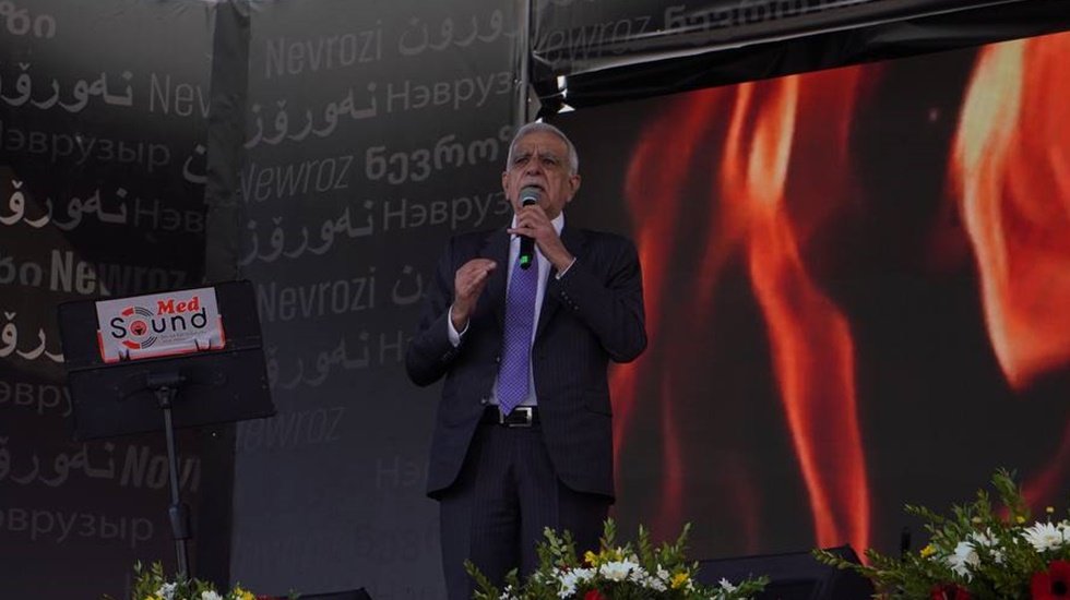 Ahmet T&uuml;rk: K&uuml;rt halkına yapılanların hesabını sormazsak yazıklar olsun bize