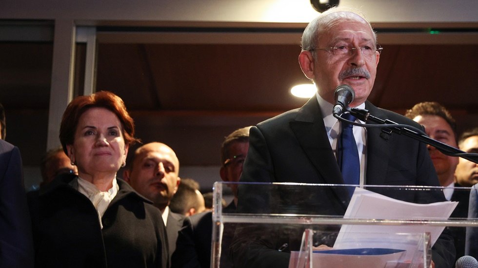 İYİ Parti'den &lsquo;İstemem, yan cebime koy&rsquo; taktiği...