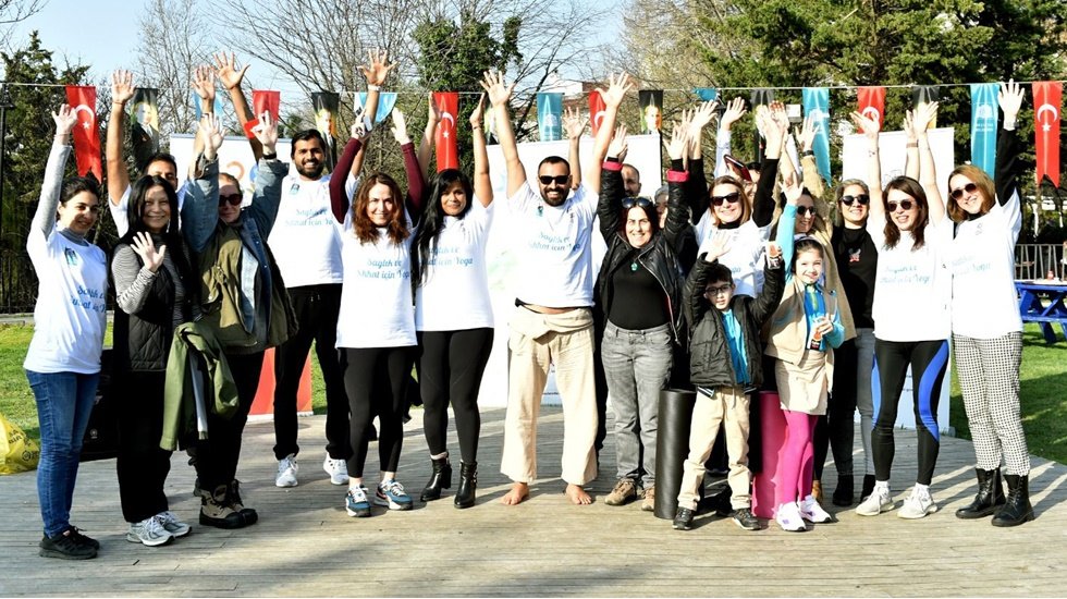 Beşiktaş’ta Uluslararası Mutluluk Günü’nde Yoga ve Meditasyon Etkinliği…