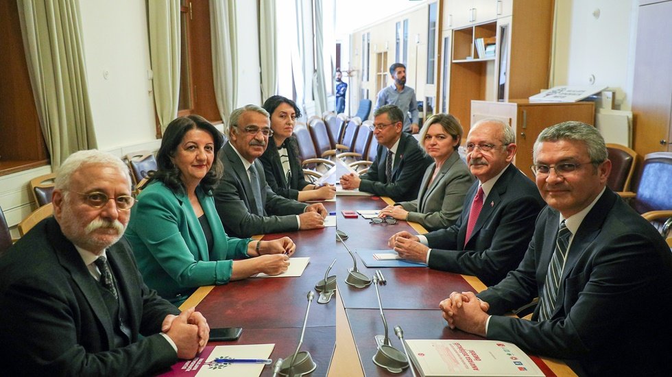 Buldan: T&uuml;rkiye toplumunun bizden beklentilerini ve se&ccedil;im sonrası yapılacakları istişare ettik