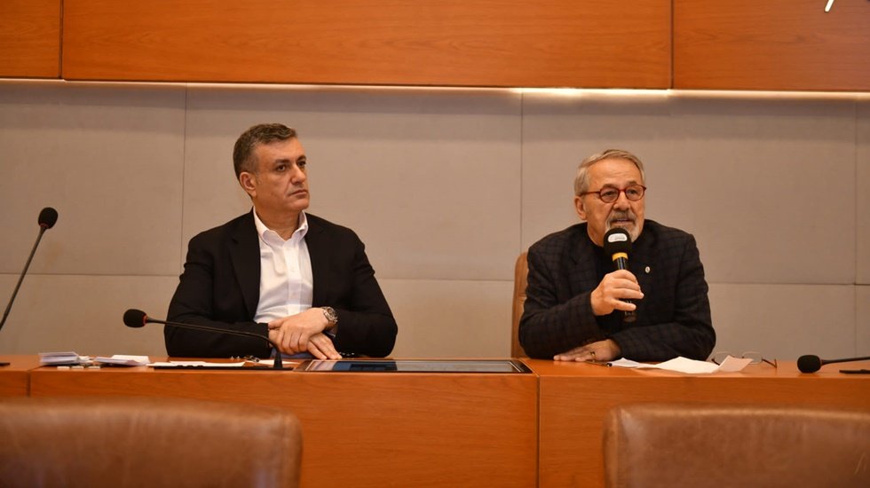 Deprem çalıştayının ilk toplantısı Prof. Dr. Naci Görür’ün başkanlığında yapıldı