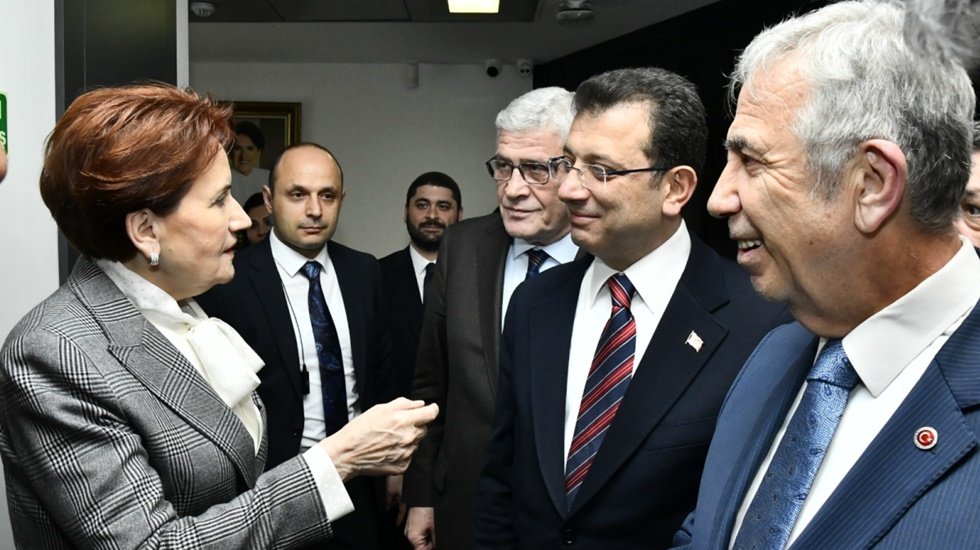 Ekrem İmamoğlu ve Mansur Yavaş'tan M&uuml;savat Dervişoğlu'na tebrik