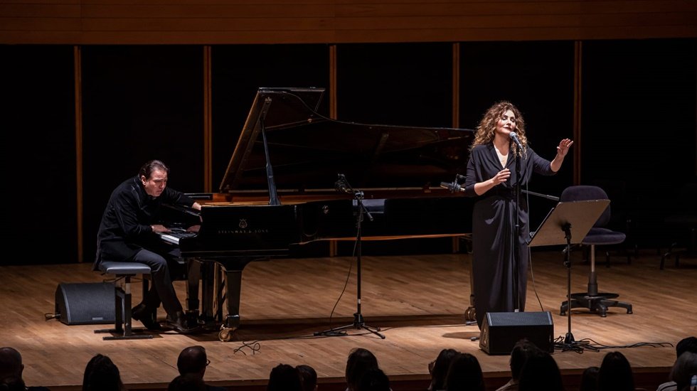 Fazıl Say ile Serenad Bağcan depremzedeler i&ccedil;in sahne aldı