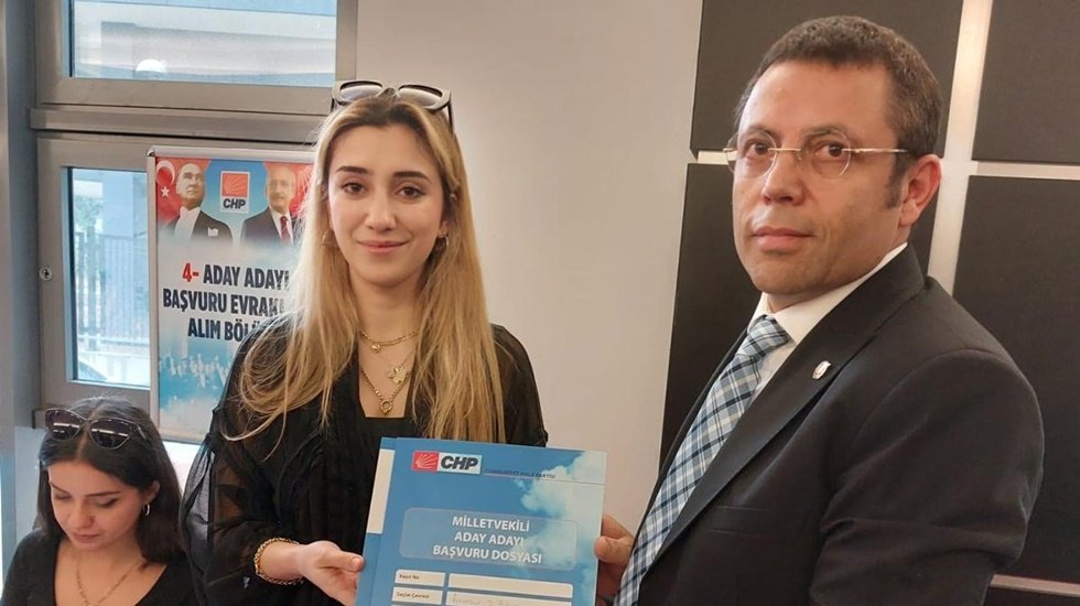 Gazeteci Mehmet Mert CHP'den milletvekili adaylığı i&ccedil;in başvurdu...