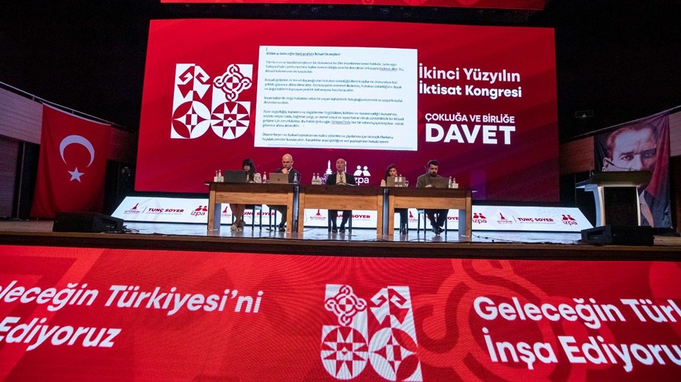 İkinci Y&uuml;zyılın İktisat Kongresi'nin sonu&ccedil; bildirgesi İzmir&rsquo;den t&uuml;m d&uuml;nyaya duyuruldu