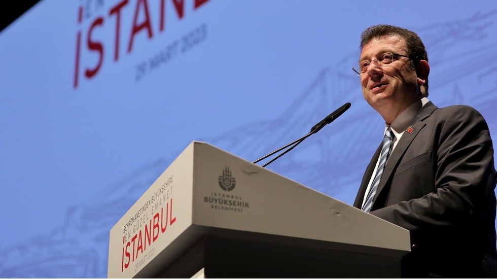 İmamoğlu: "Polisimizi bu görüntüye mahkûm edenleri kınıyorum"