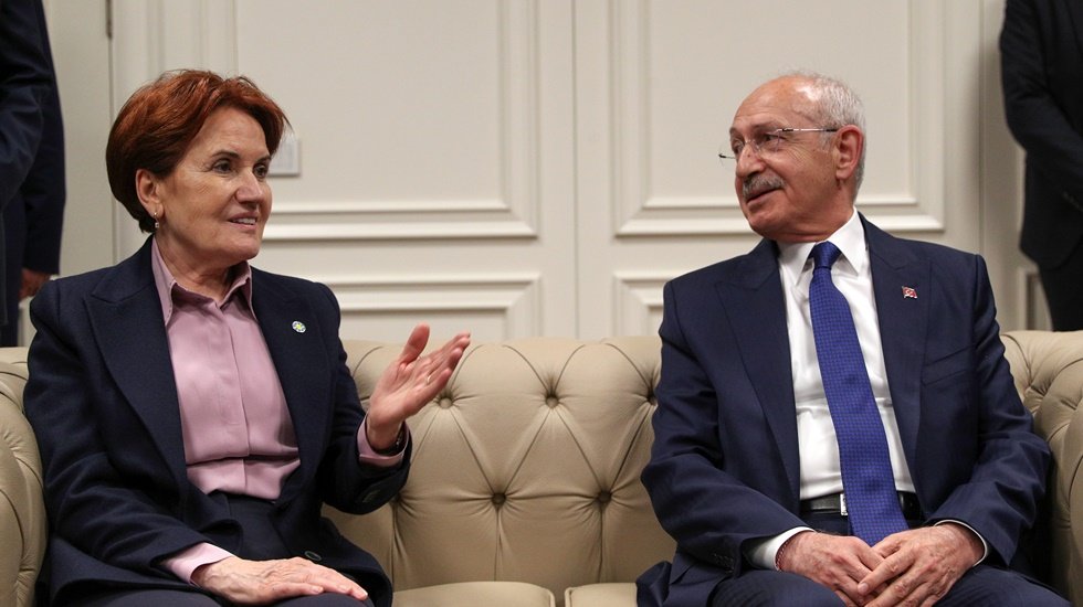 Kılı&ccedil;daroğlu'ndan, silahlı saldırı yapılan İYİ Parti İl Başkanlığı'na ziyaret!