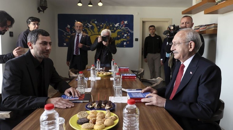 Kılı&ccedil;daroğlu, SOL Parti Genel Merkezinde&hellip;