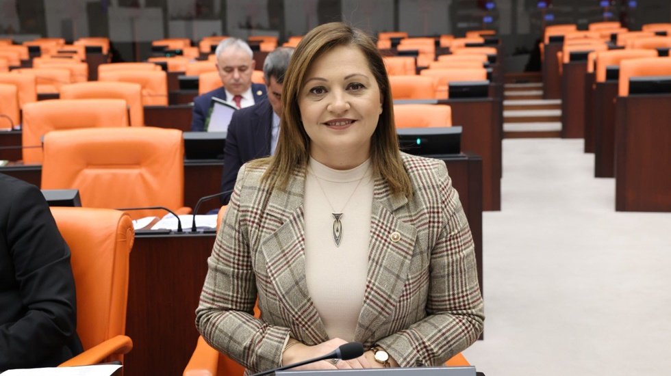 Burcu K&ouml;ksal'dan yeni a&ccedil;ıklama: Ben bu partinin bir evladıyım