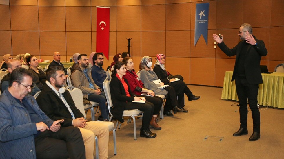 Küçükçekmece belediye personeline eğitim...