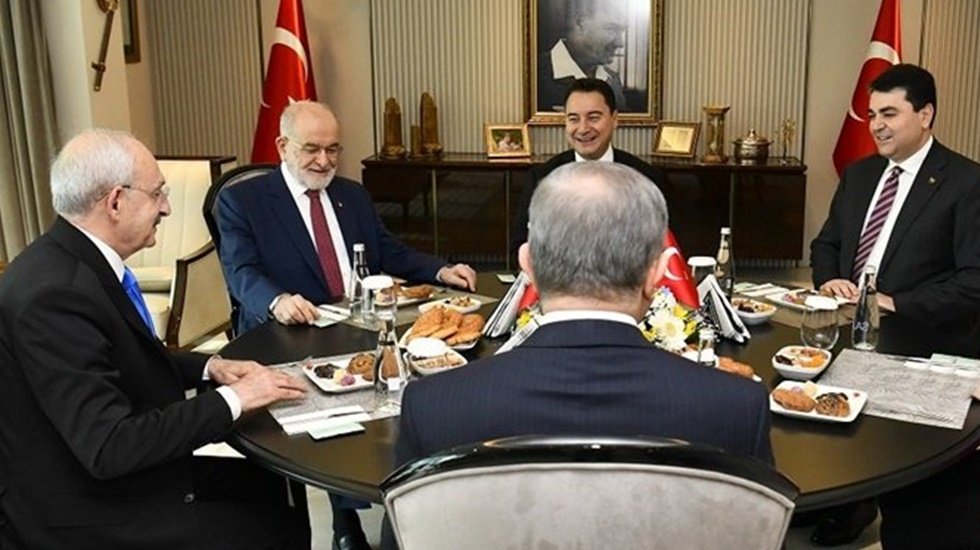 Akşener, bug&uuml;n 5 kişyle toplanan 6 Mart'taki altılı masa toplantısına katılmayacak
