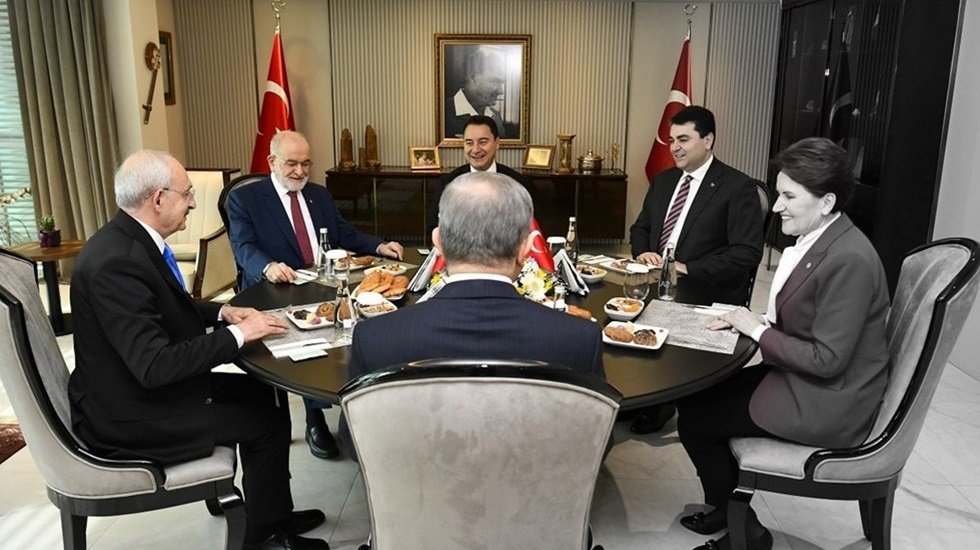 Meral Akşener bug&uuml;nk&uuml; toplantıya katılmayacak