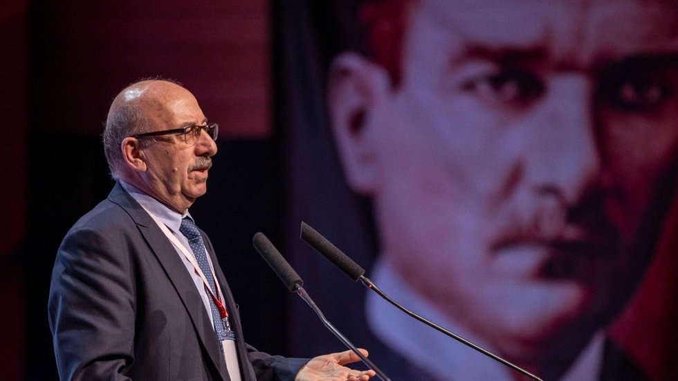 Prof. Dr. T&uuml;ys&uuml;z: &ldquo;1999 depremleri milat falan olmadı kısa s&uuml;rede unuttuk&rdquo;