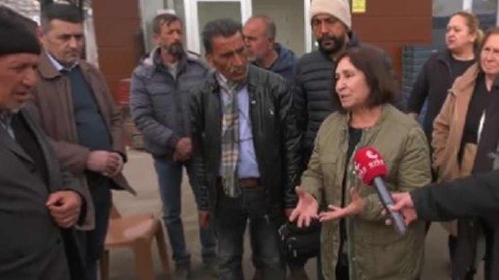 Selvi Kılı&ccedil;daroğlu Afşin&rsquo;de kurulan &ccedil;adırkenti ziyaret etti.