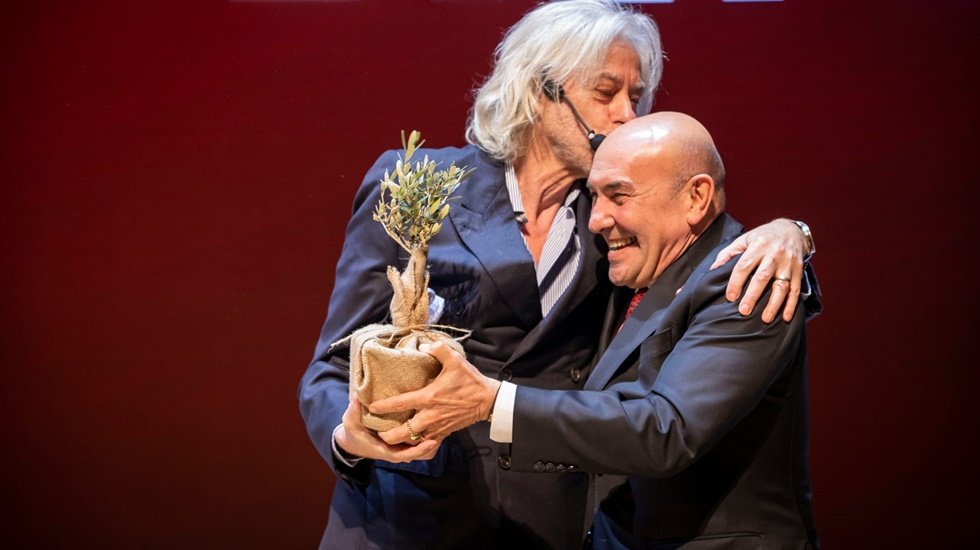 Soyer'in kelini &ouml;pen Sir Bob Geldof,: Ne yaparsanız yapın başlayın...
